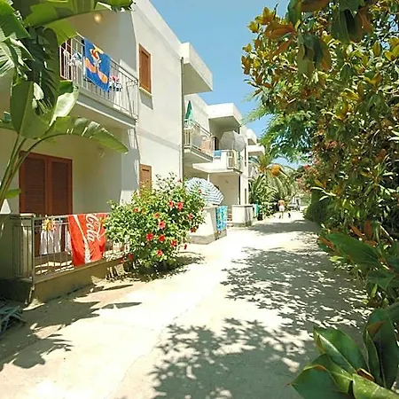 Limoneto Hotel 3*