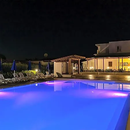 Hotel Limoneto 3*