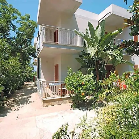 Limoneto Hotel 3*