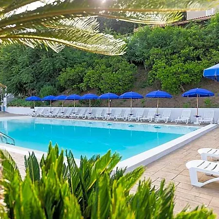 Limoneto Hotel 3*